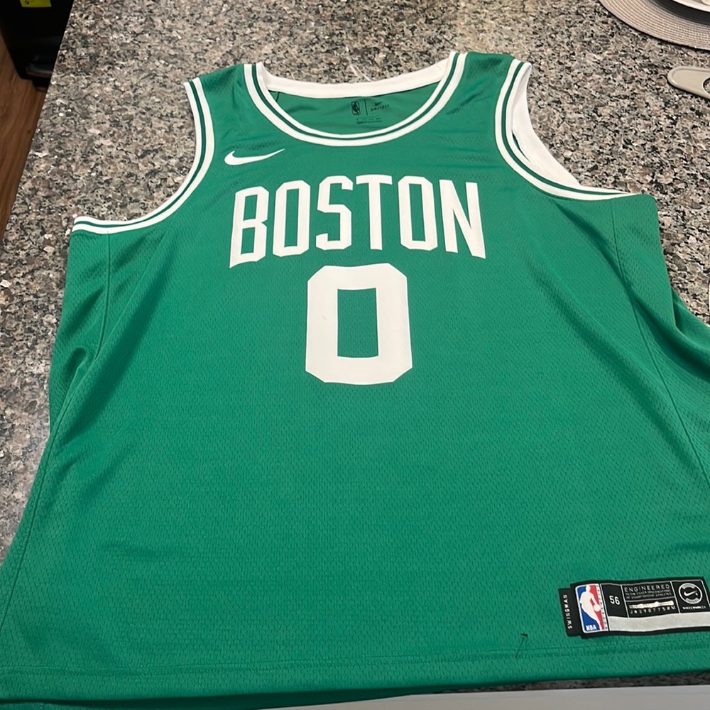 Nike Dri-Fit Men’s XXL Boston Celtics Jason Taytum Jersey
